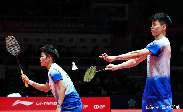 中国队鏖战马来西亚队，黄鸭组合点燃赛场