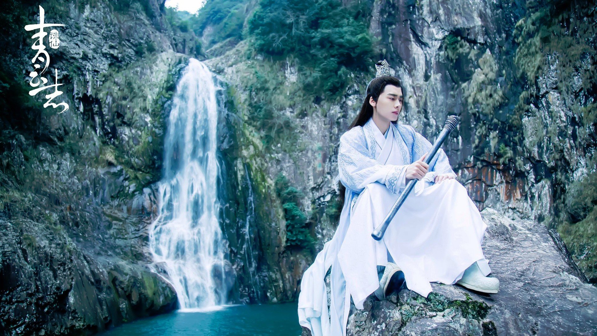 征服双峰，西西帕斯跨越美网与总决赛的独行者之路