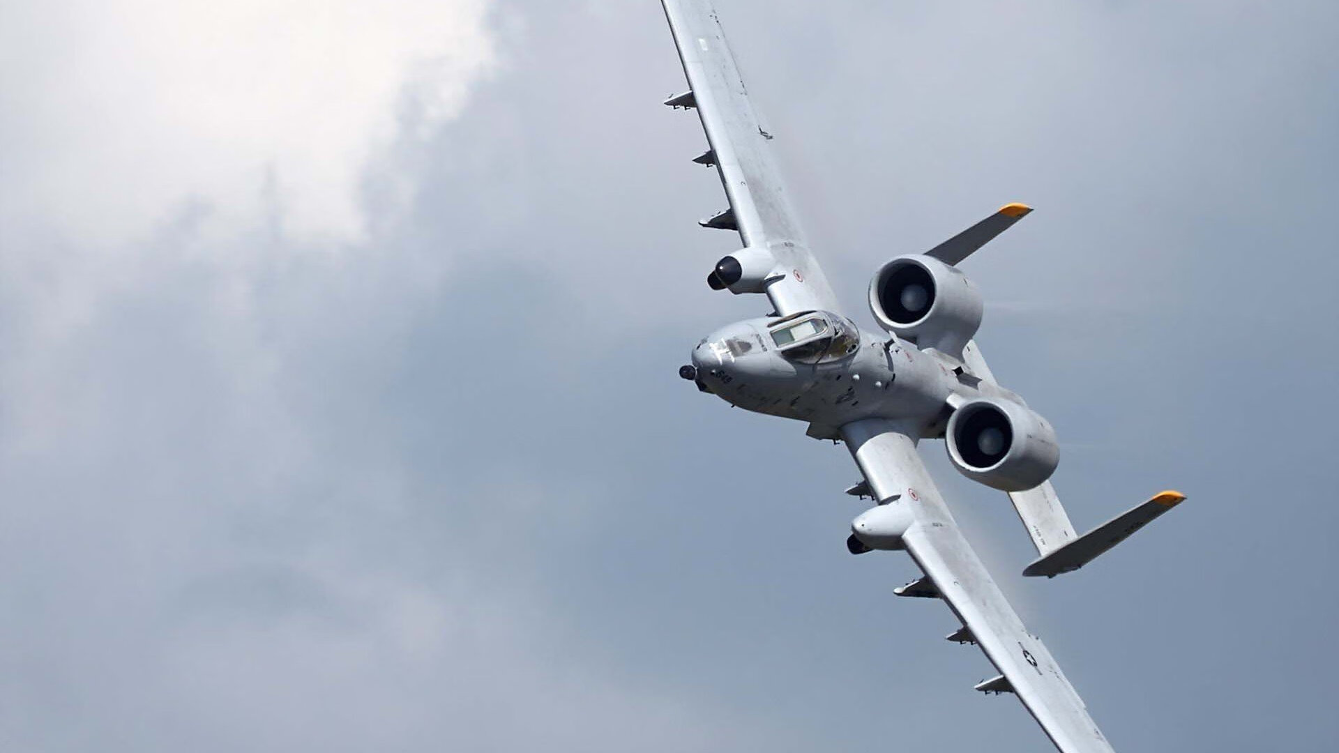 跨界风暴,冰岛足球制霸沙特之夜,加克波奇迹接管F1揭幕战