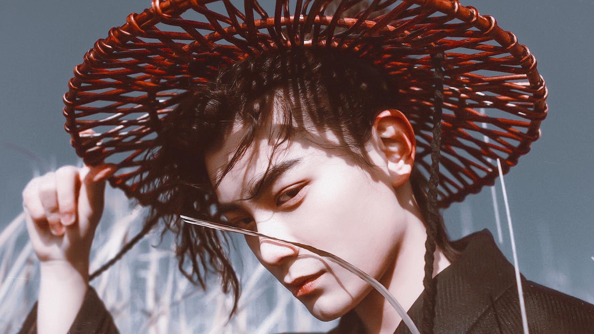 交错时空，当世界杯的雷鸣遇见篮球馆的寂静