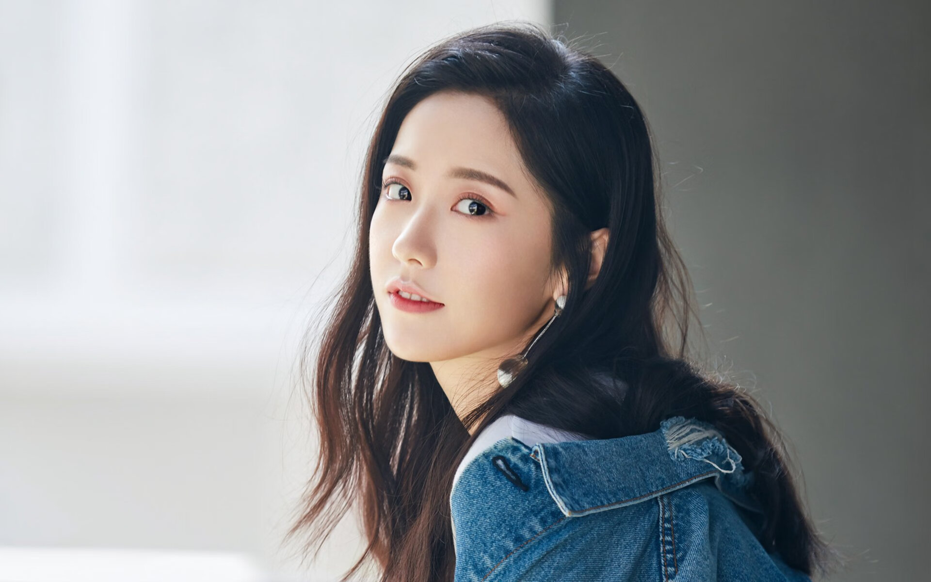 美学暴君，字母哥用最不艺术的方式完成终极艺术