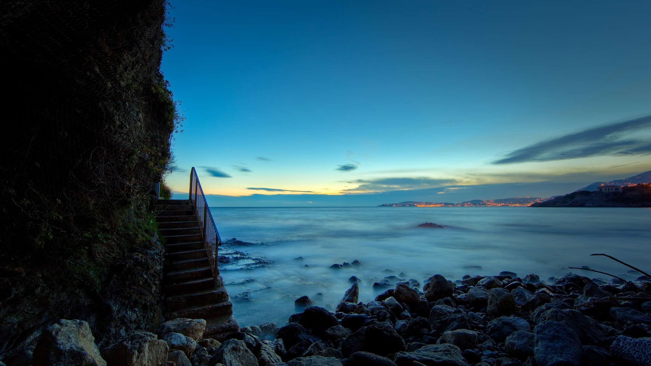 黄喜灿点燃赛场，南非与卡塔尔对决中的韩国巨星